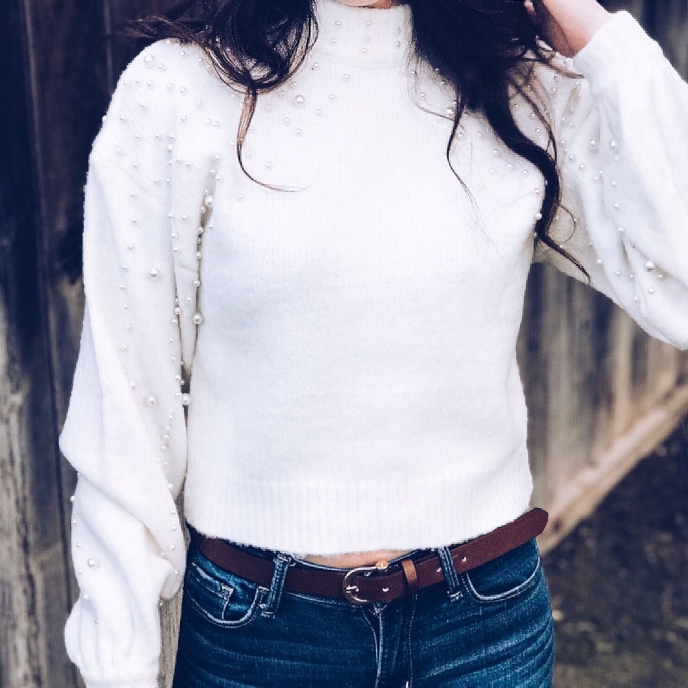 White Embellished Pearl Turtleneck Knit Sweater - Picture 4 of 8